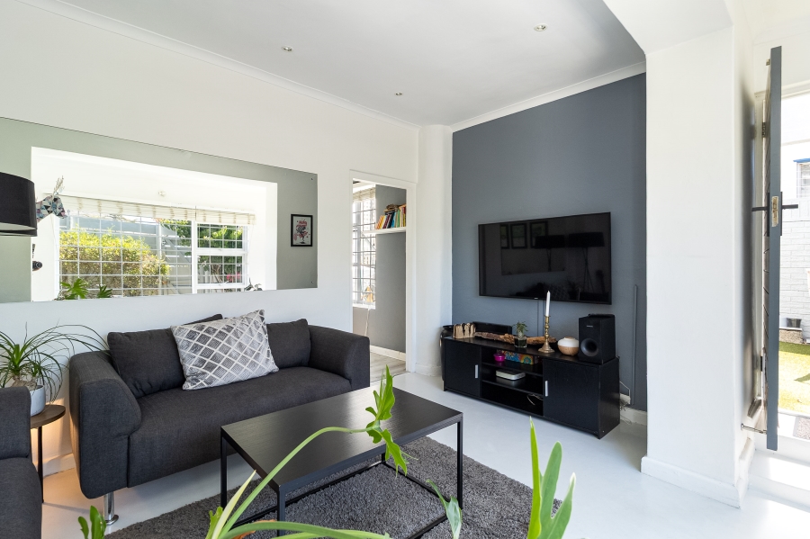 To Let 1 Bedroom Property for Rent in Vredehoek Western Cape